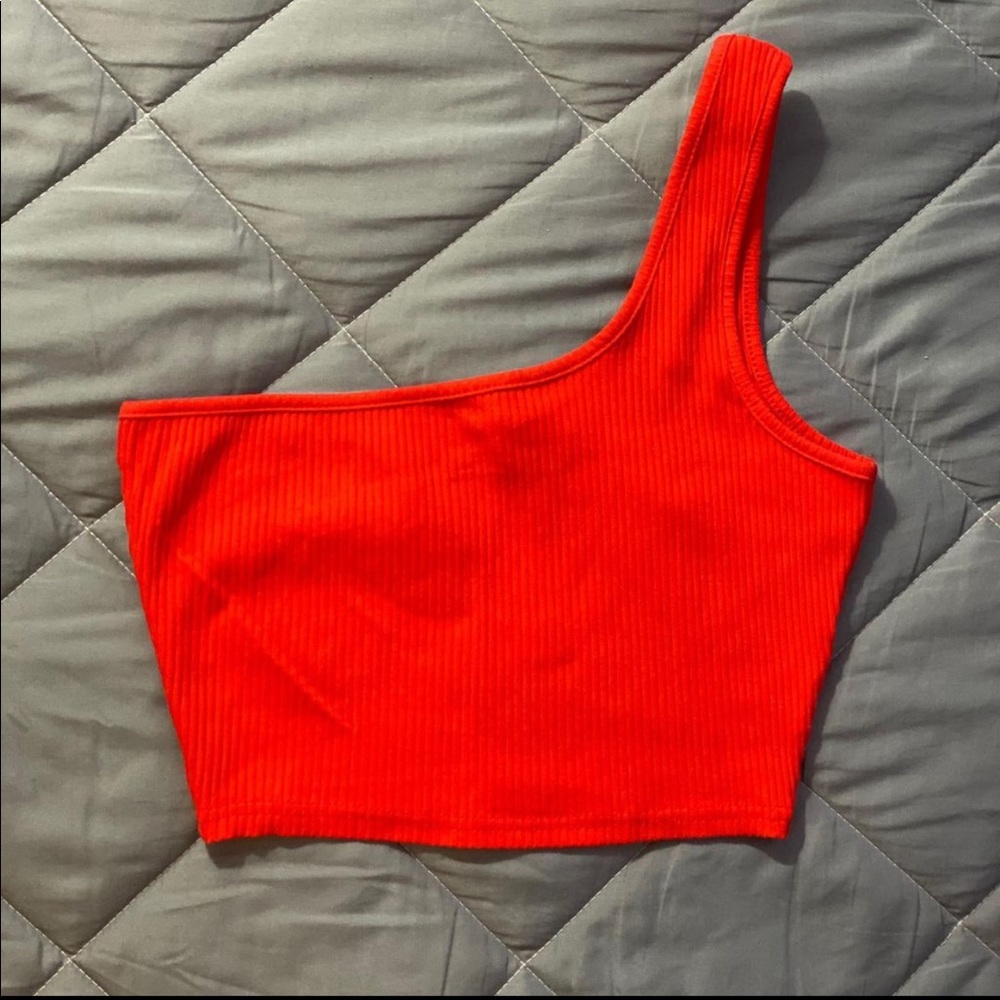 One-shoulder crop top